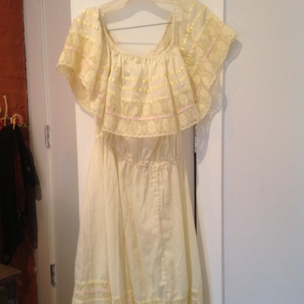 Vintage homemade frilly dress!